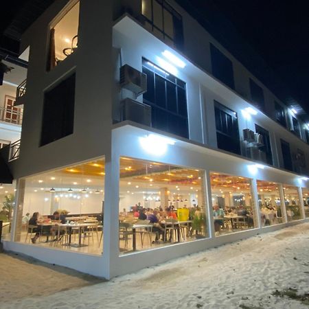 Dolphin Bay Island Resort Kota Belud Esterno foto