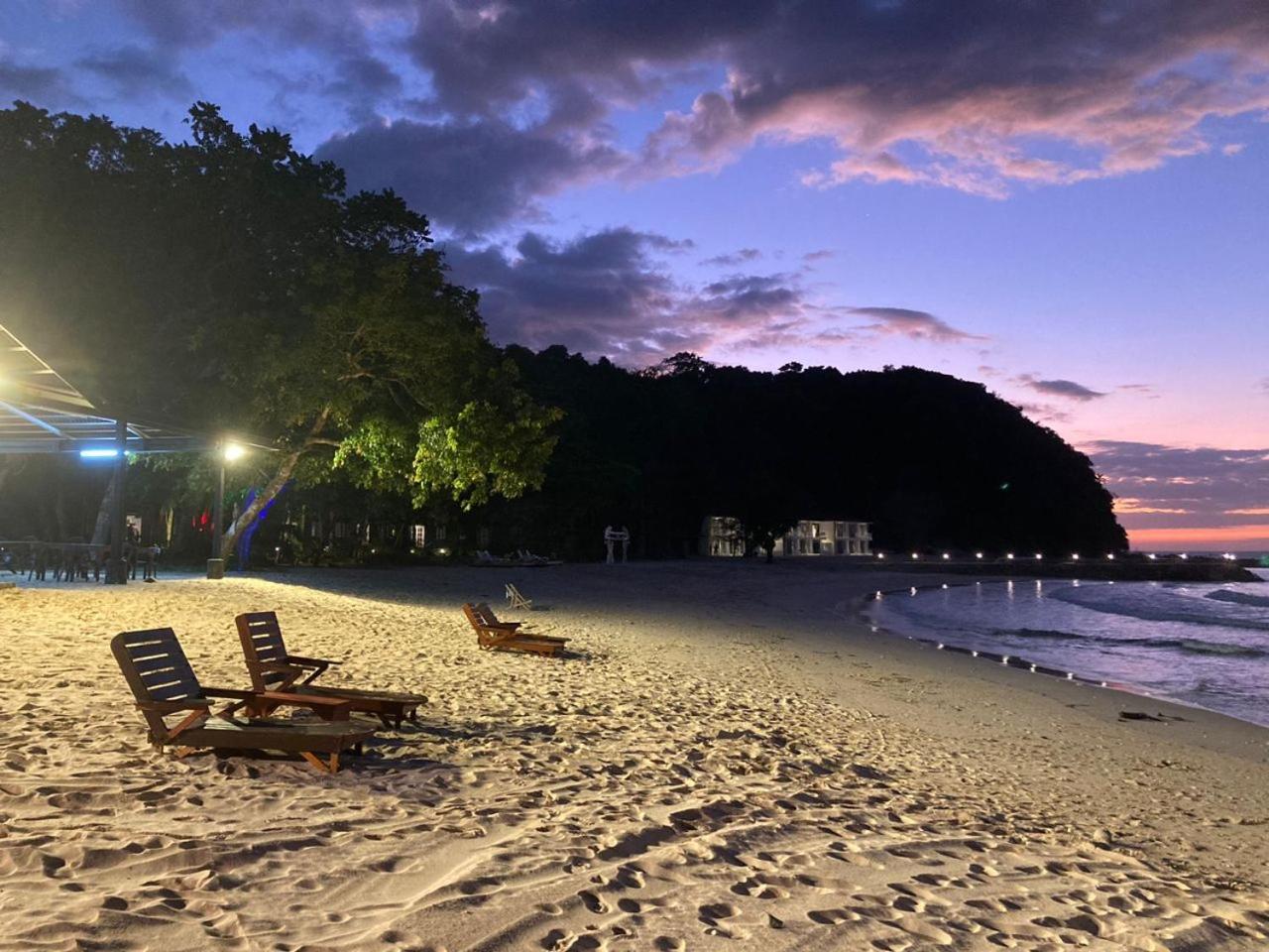 Dolphin Bay Island Resort Kota Belud Esterno foto