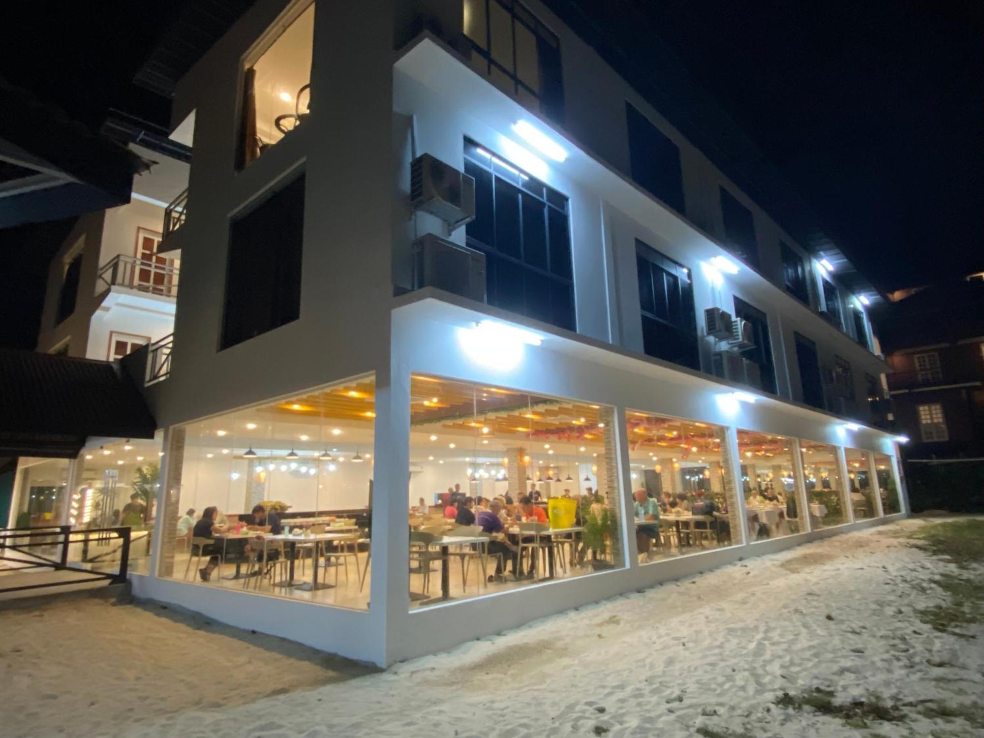 Dolphin Bay Island Resort Kota Belud Esterno foto