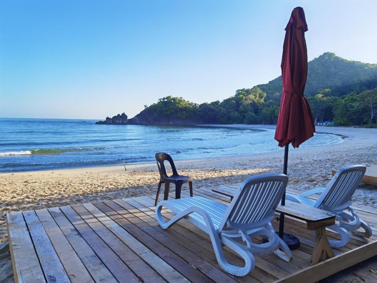 Dolphin Bay Island Resort Kota Belud Esterno foto
